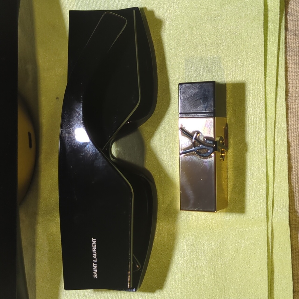 Saint Laurent (YSL) Black Rectangular Sunglasses … - image 11